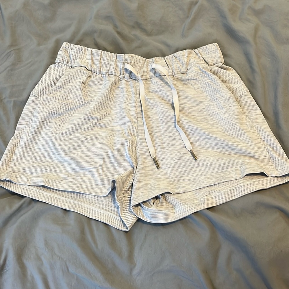 Women’s Lululemon shorts size 6